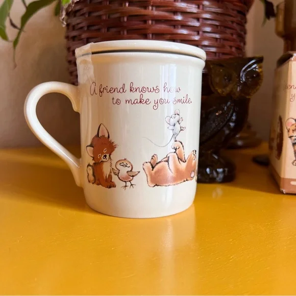 New In Box!!! Vintage 1980s Mug with Lid - Picture 3 of 6